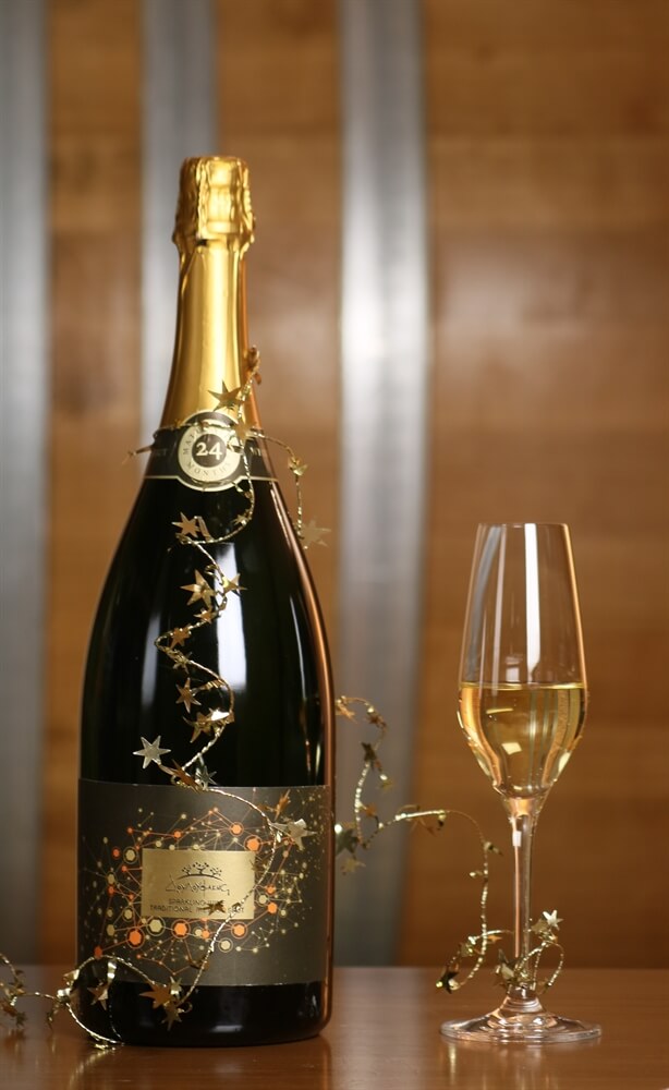Douloufakis sparkling wine from Vidiano